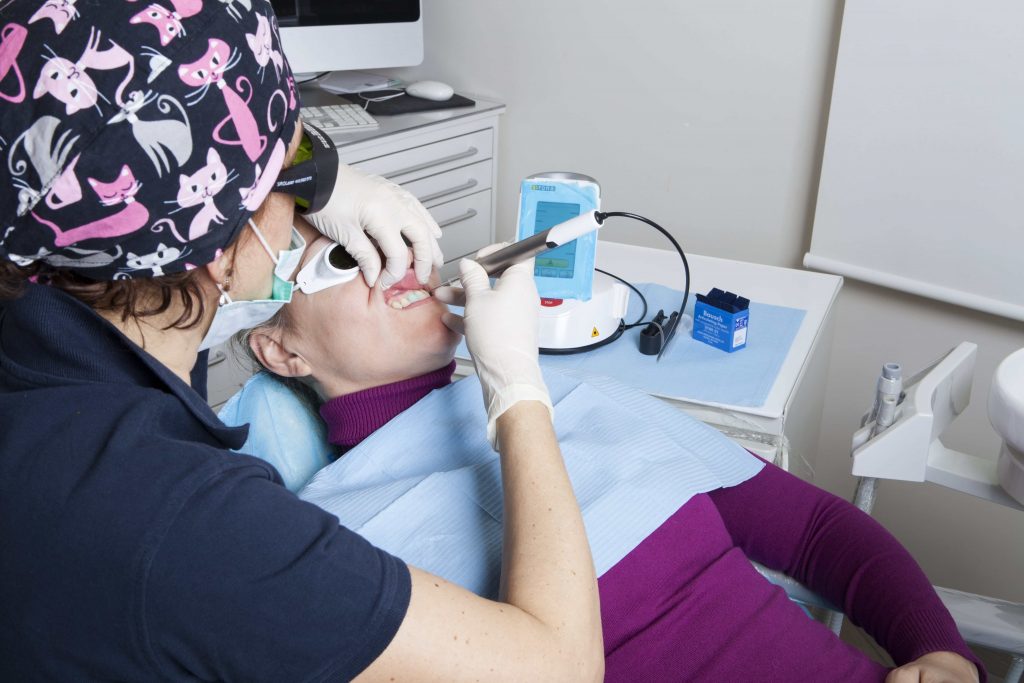Trattamenti dentali laser – SiroLaser Blue